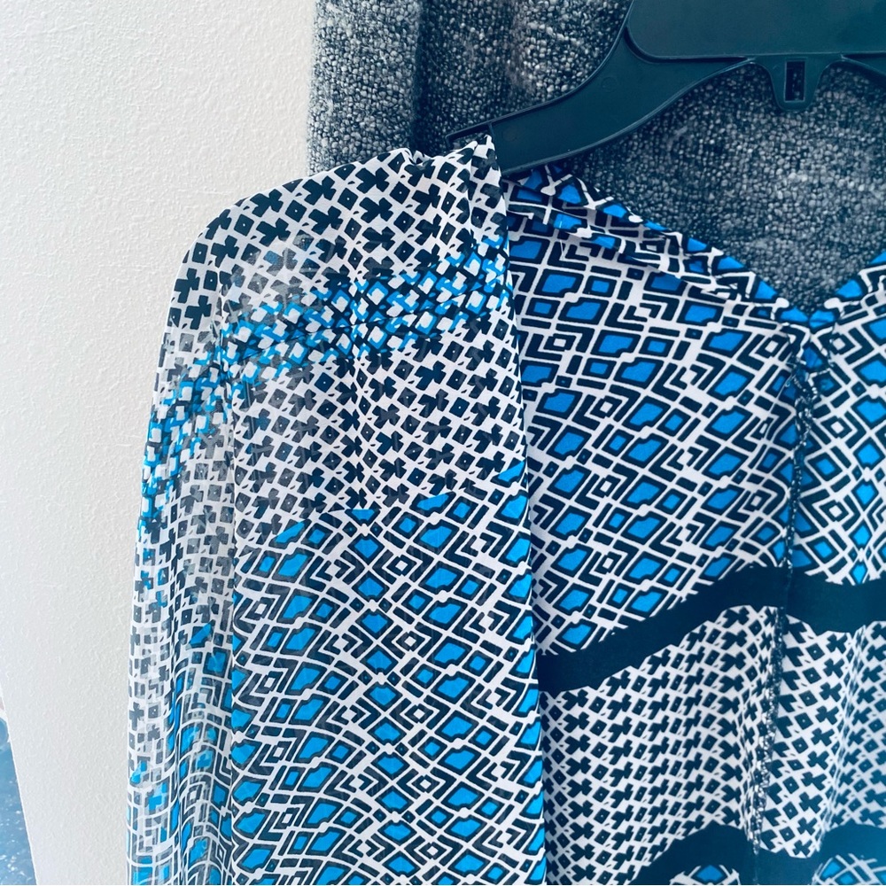 Geometric Pattern Shawl - Picture 2 of 3
